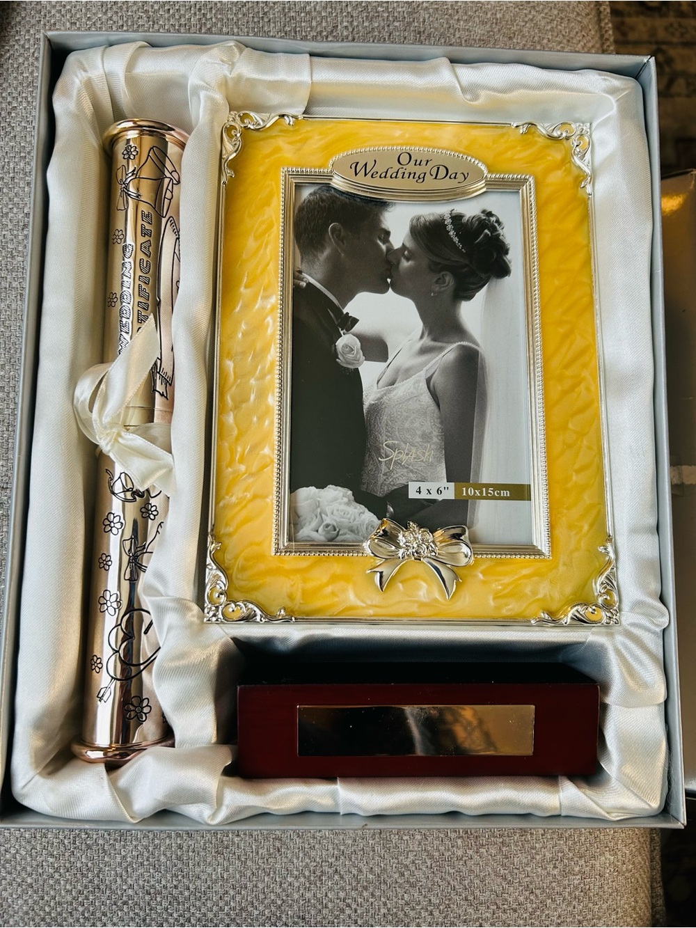 Unused Boxed Wedding Keepsake Set – Certificate Holder, Photo Frame & Engravable